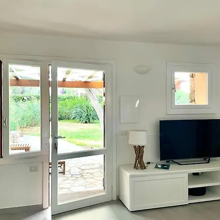 Casa Indipendente Con Giardino