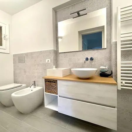 Casa Indipendente Con Giardino Hébergement de vacances *