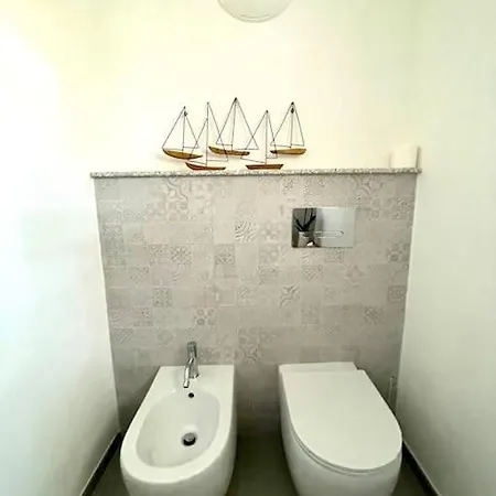 Casa Indipendente Con Giardino Hébergement de vacances *