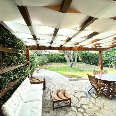 Casa Indipendente Con Giardino